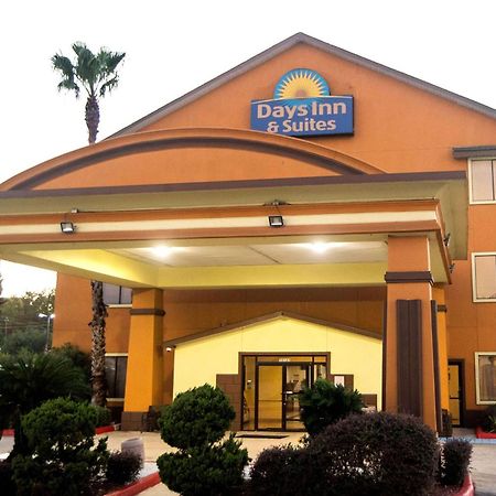 Days Inn & Suites By Wyndham Houston North/Aldine Екстериор снимка