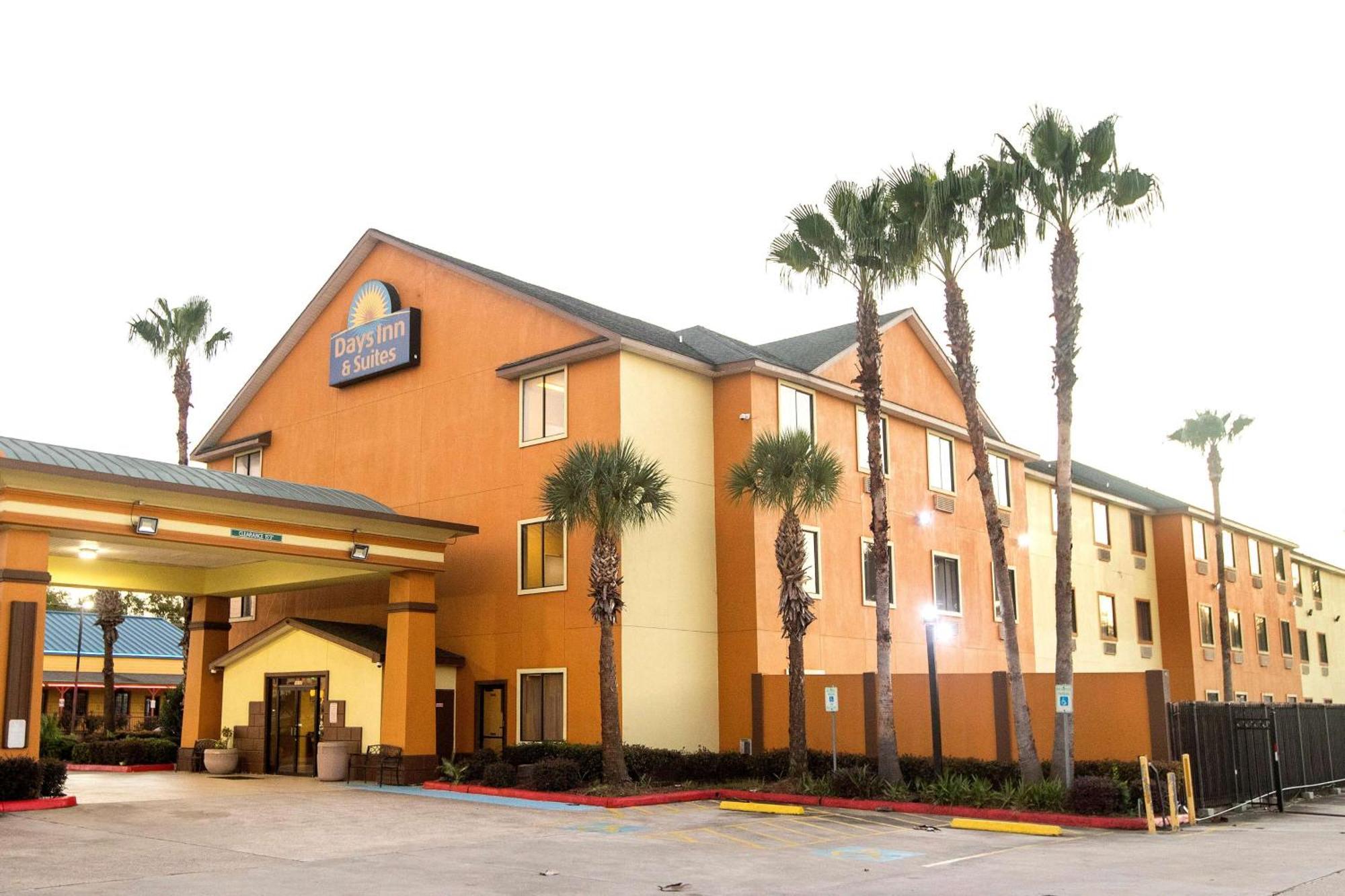 Days Inn & Suites By Wyndham Houston North/Aldine Екстериор снимка