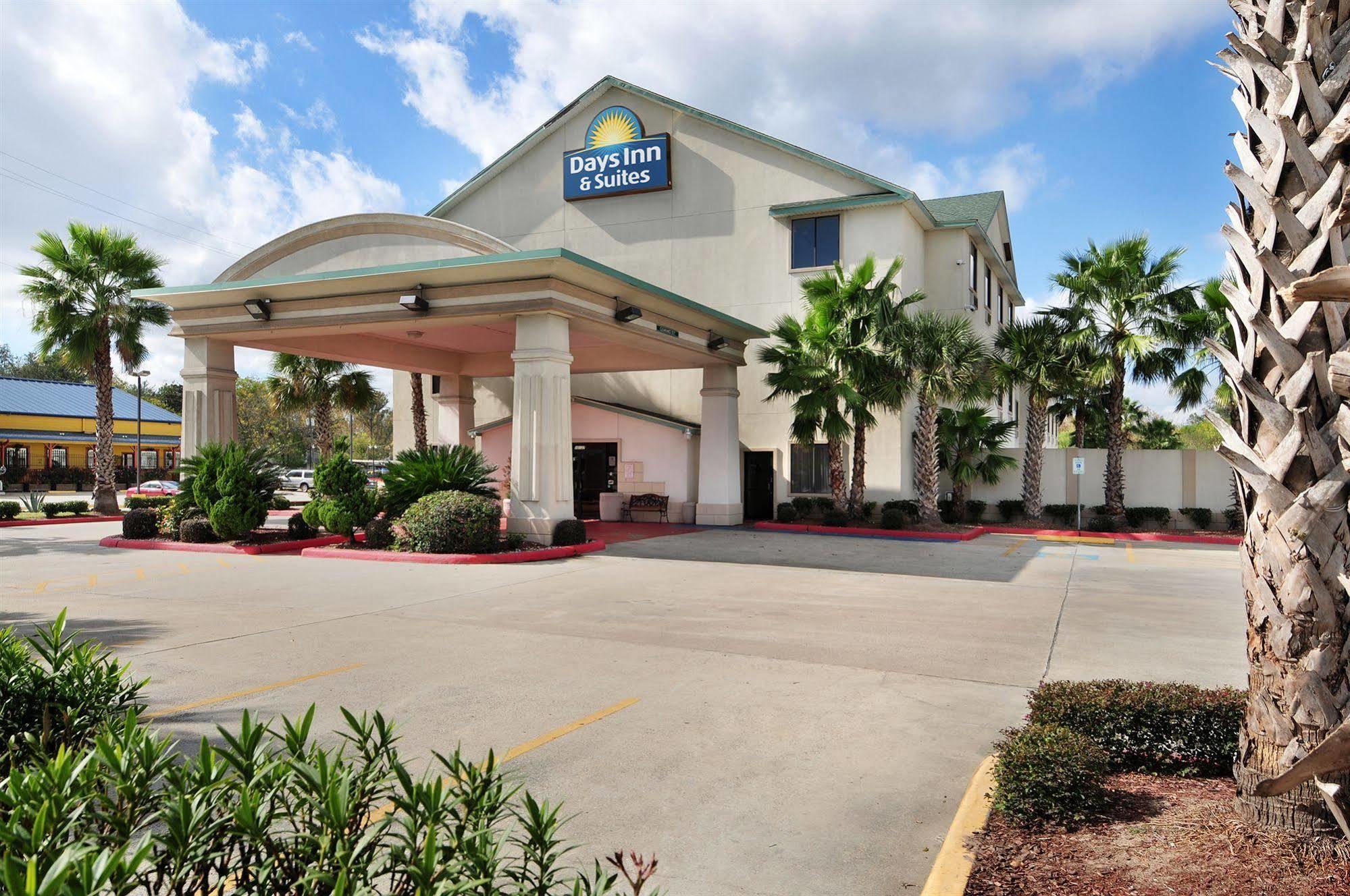 Days Inn & Suites By Wyndham Houston North/Aldine Екстериор снимка